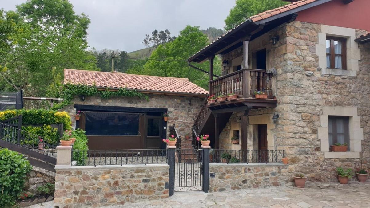 Renedo De Cabuerniga Casa Rural Caborzal旅馆 外观 照片